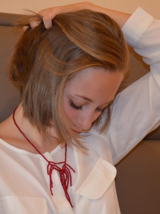 Red necklace with fringes / Červený náhrdelník s třásněmi